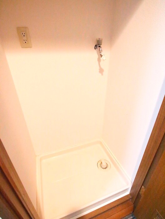 物件内観写真13　(洗濯機置場)