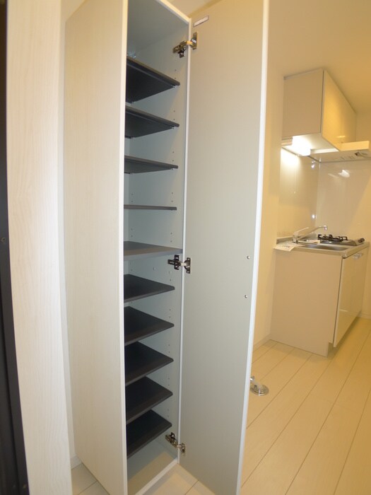 物件内観写真9　(靴箱)