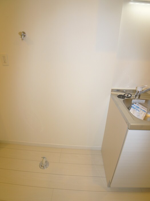 物件内観写真10　(洗濯機置場)