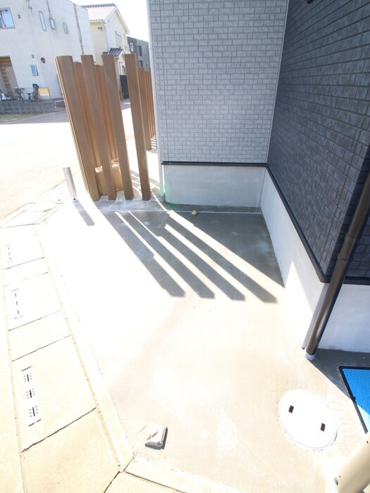 物件外観写真6　(駐輪場)