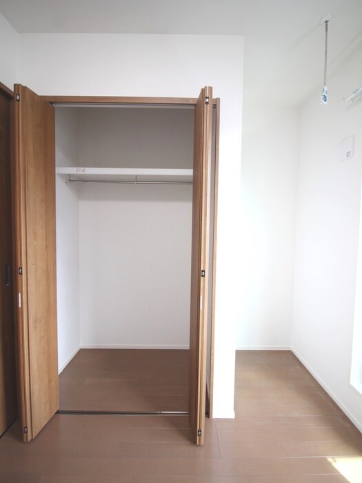 物件内観写真12　(収納)