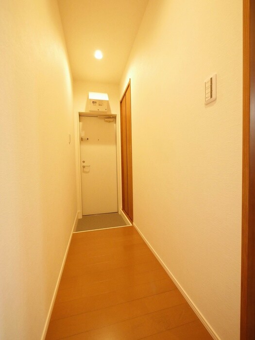 物件内観写真18　(玄関)