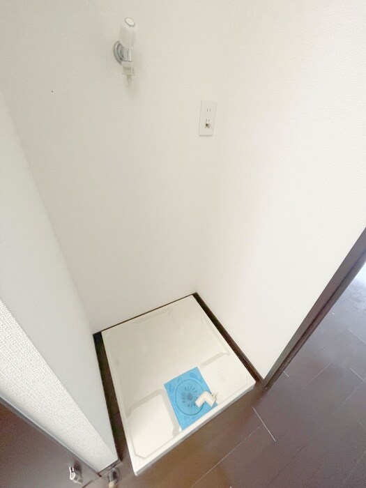 物件内観写真10　(洗濯機置場)