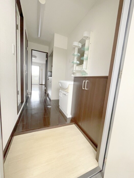物件内観写真12　(廊下)