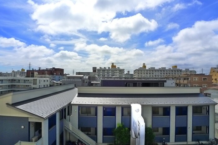 物件内観写真10　(室内からの展望)