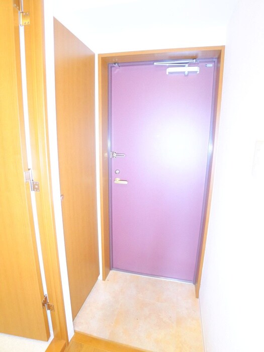 物件内観写真16　(玄関)