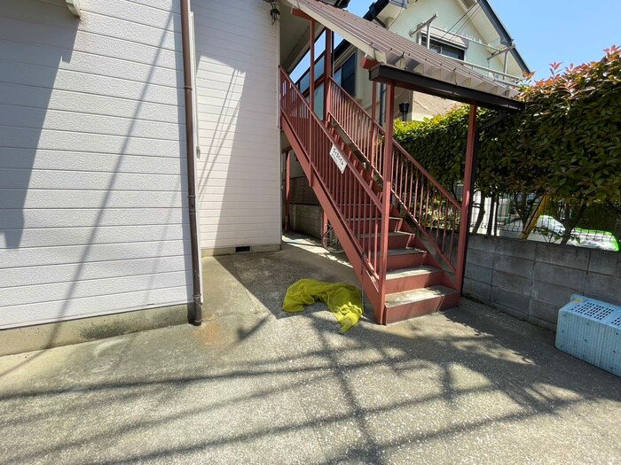 物件外観写真4　(エントランス部分)