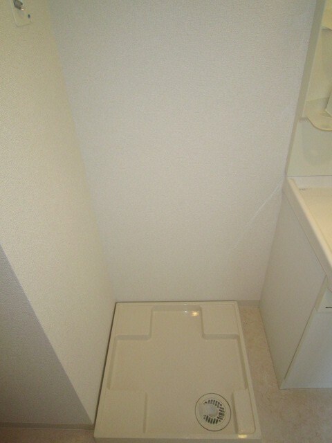 物件内観写真11　(洗濯機置場)