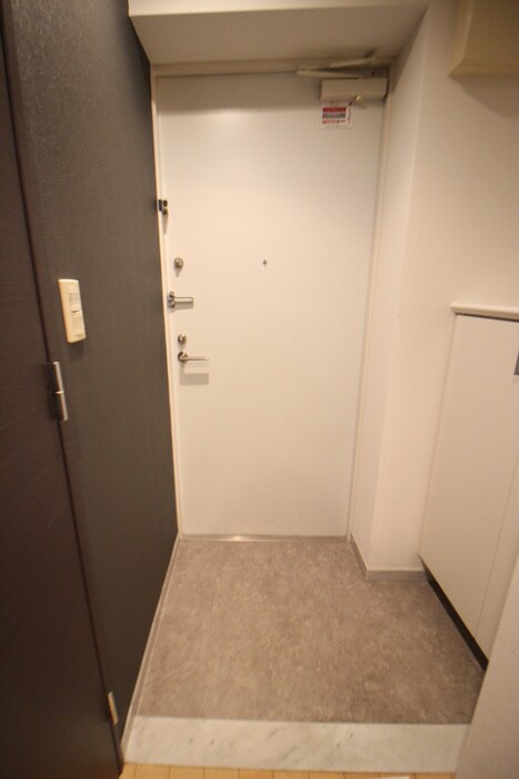 物件内観写真20　(玄関)