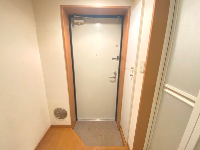 物件内観写真16　(玄関)