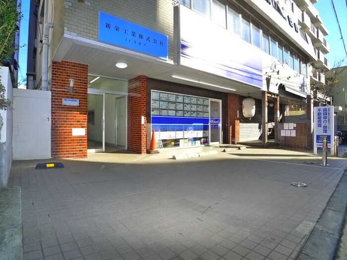 物件外観写真4　(駐車場)