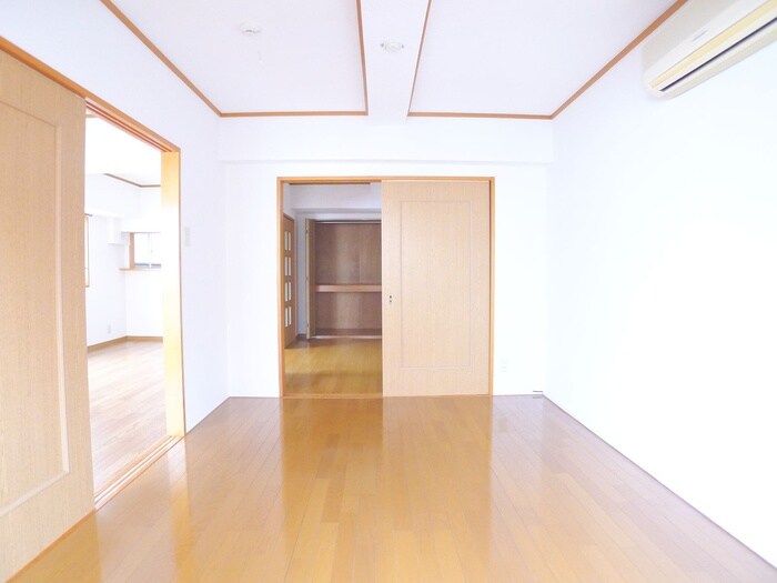 物件内観写真10　(居室)