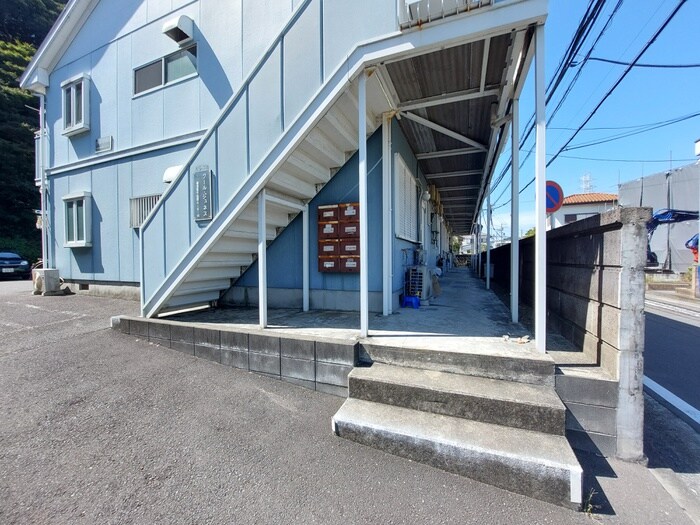 物件外観写真4　(エントランス部分)