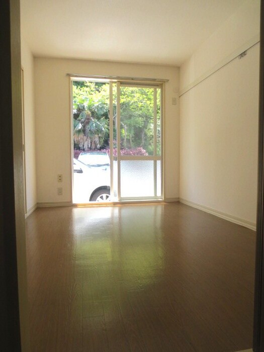 物件内観写真11　(居室)