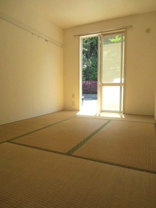 物件内観写真14　(居室)