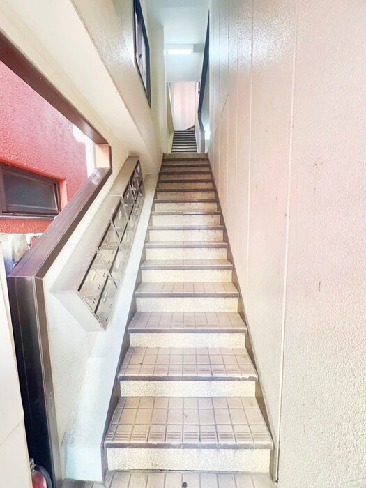 物件外観写真4　(エントランス部分)