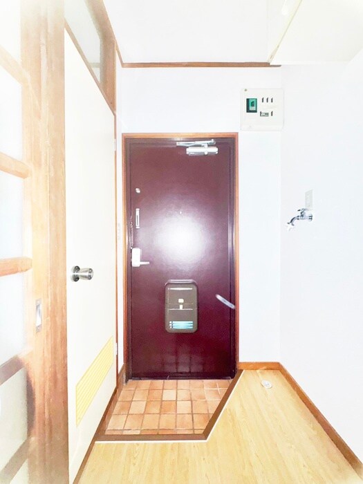 物件内観写真19　(玄関)