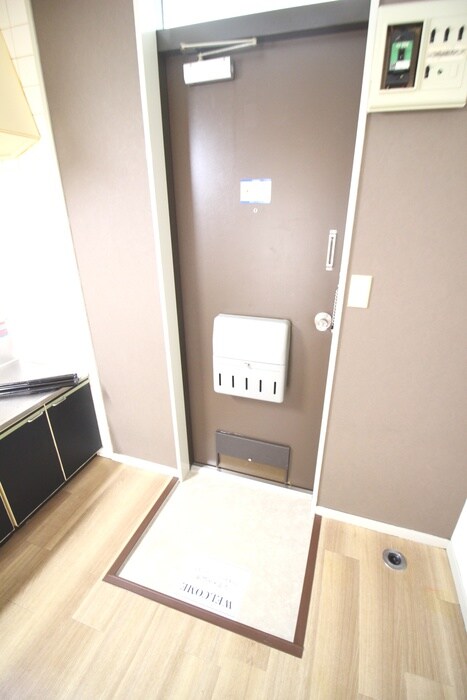 物件内観写真17　(玄関)