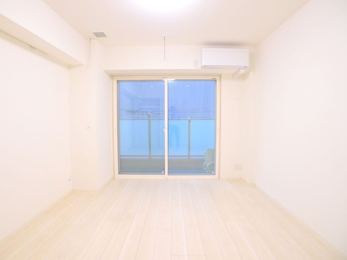 物件内観写真7　(室内からの展望)