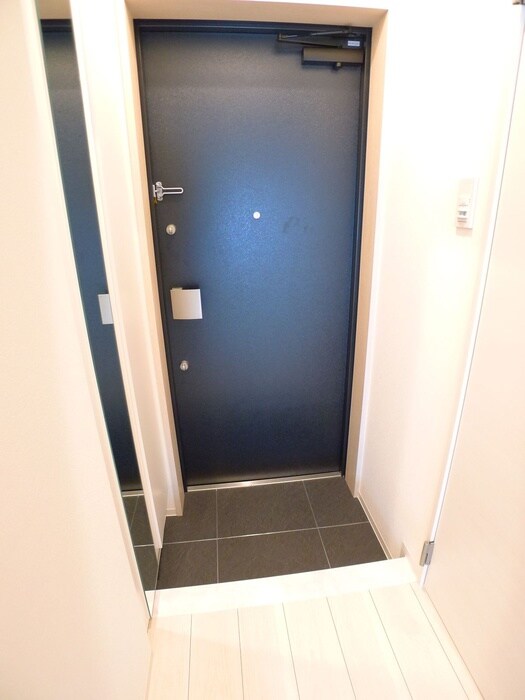 物件内観写真17　(玄関)