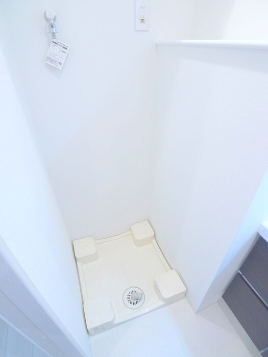 物件内観写真18　(洗濯機置場)