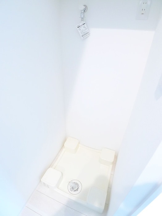 物件内観写真18　(洗濯機置場)