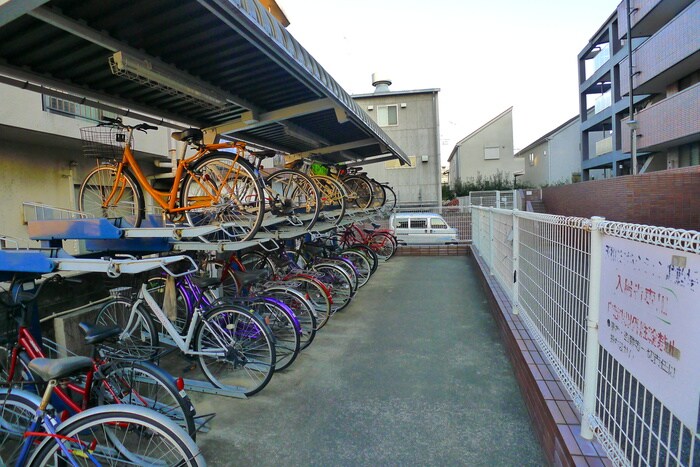物件外観写真6　(駐輪場)