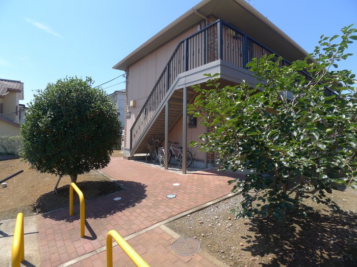 物件外観写真3　(エントランス部分)