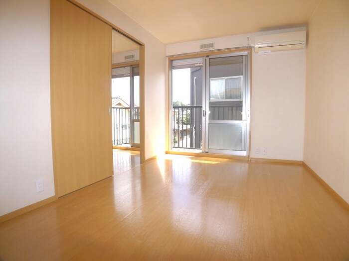 物件内観写真15　(居室)