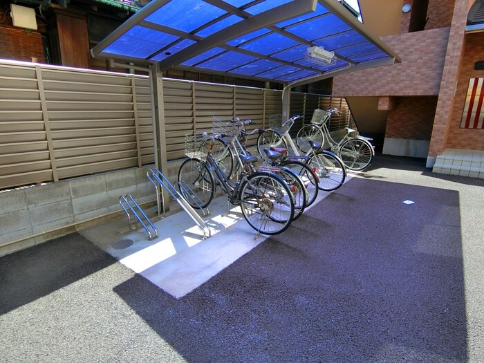 物件外観写真4　(駐車場)