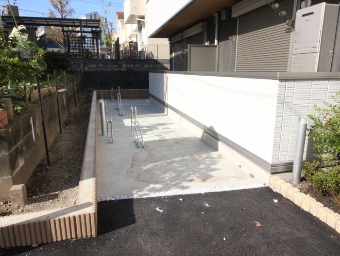 物件外観写真3　(駐輪場)