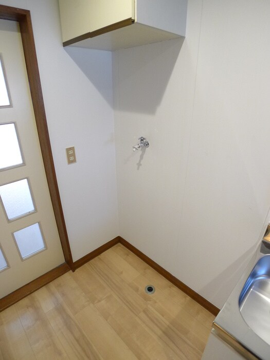 物件内観写真13　(洗濯機置場)