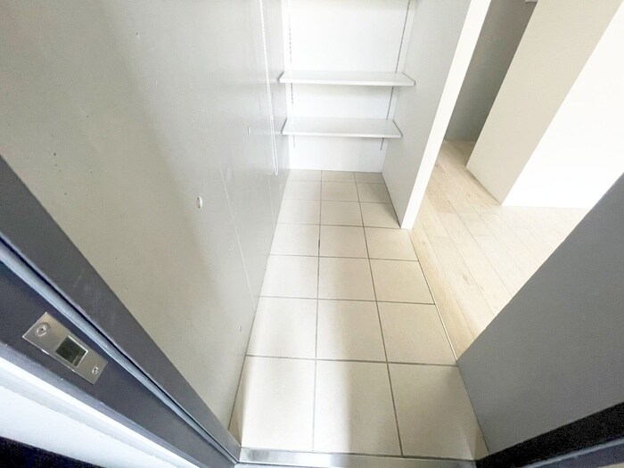 物件内観写真15　(玄関)