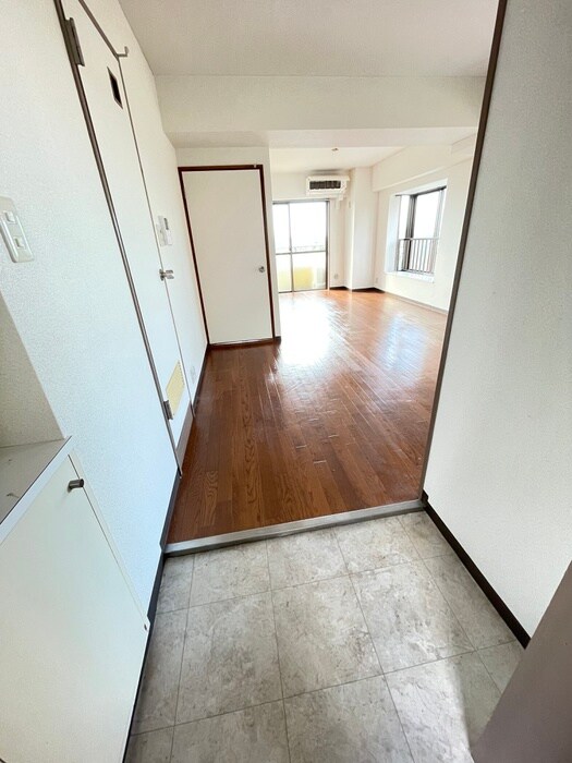 物件内観写真17　(玄関)