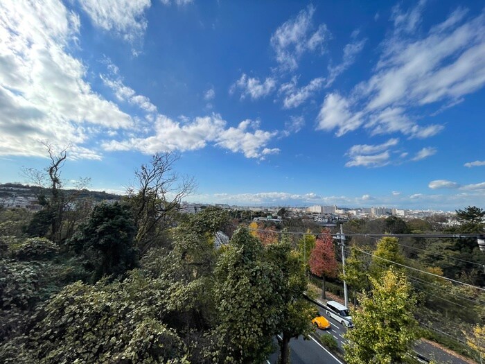 物件内観写真22　(室内からの展望)