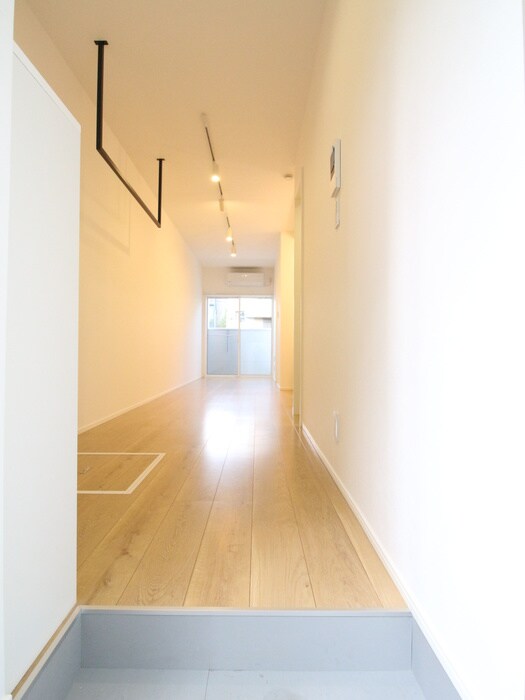 物件内観写真11　(玄関)