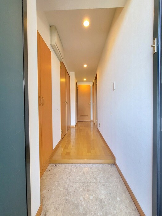 物件内観写真16　(玄関)