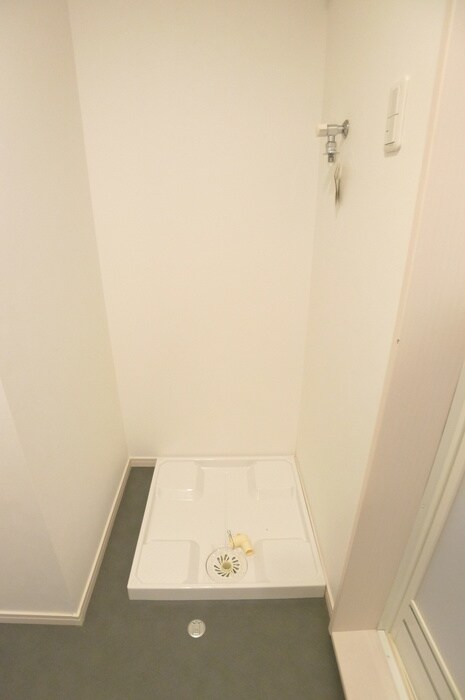 物件内観写真11　(洗濯機置場)