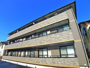 サンモ－ル梨本外観写真