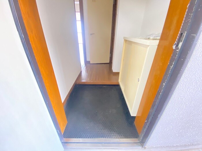 物件内観写真16　(玄関)