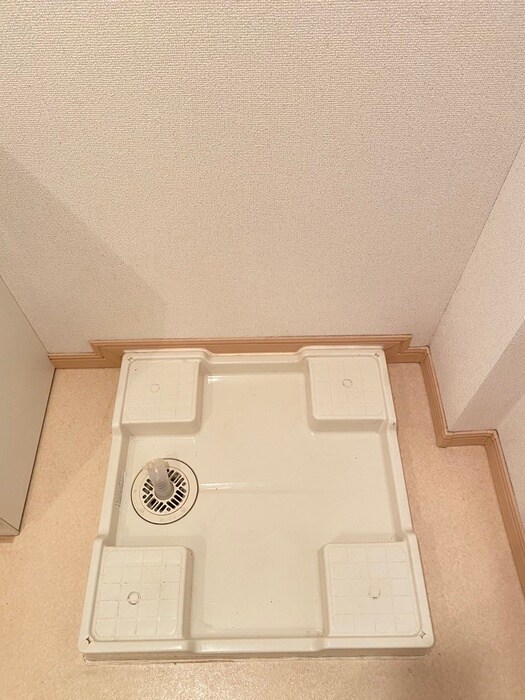 物件内観写真12　(洗濯機置場)