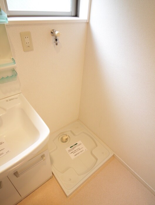 物件内観写真14　(洗濯機置場)