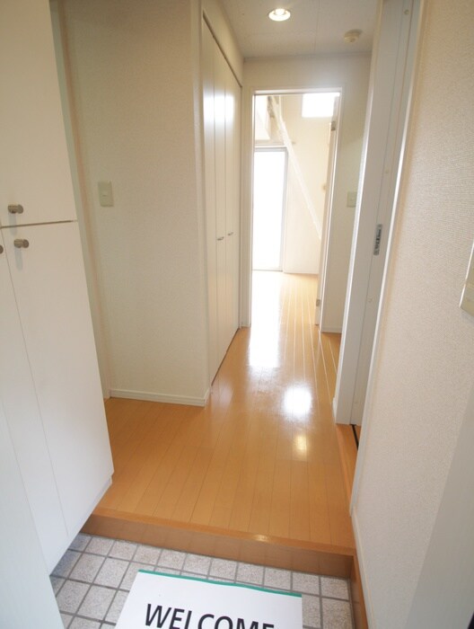 物件内観写真16　(玄関)