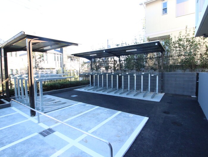 物件外観写真2　(駐輪場)