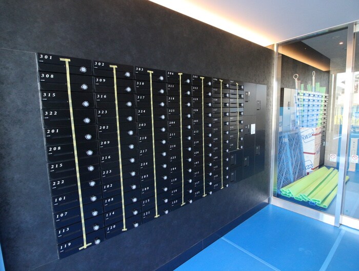 物件外観写真4　(エントランス部分)