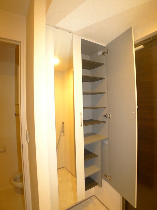 物件内観写真7　(靴箱)