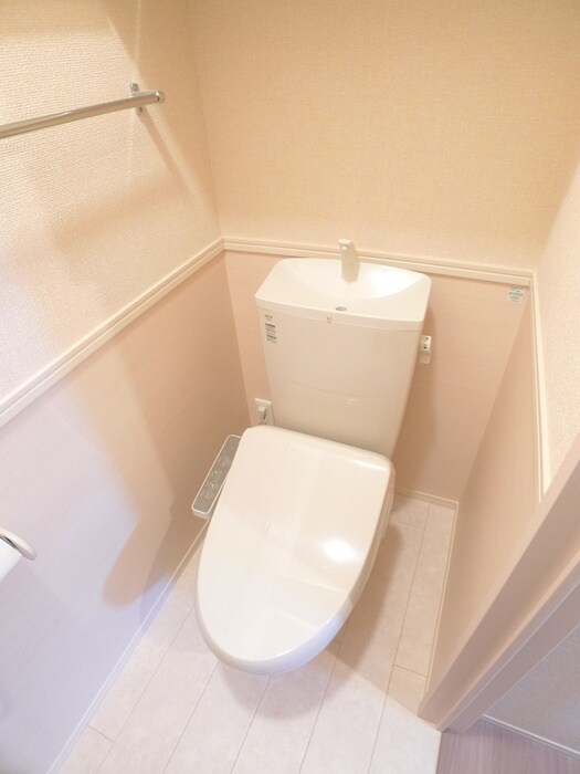 物件内観写真8　(トイレ)