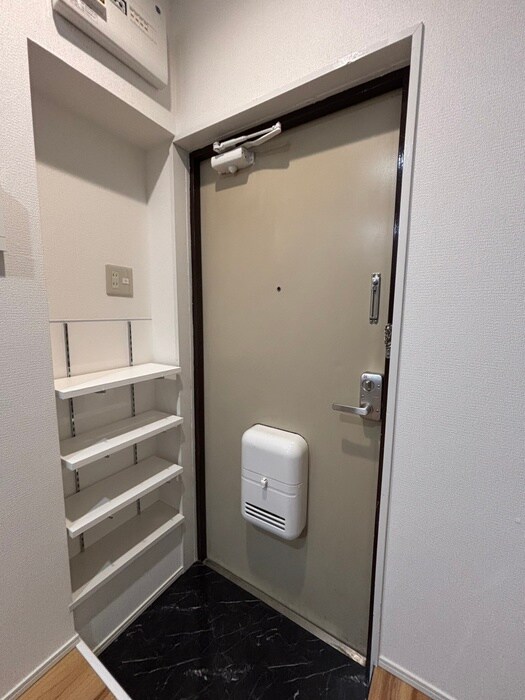 物件内観写真19　(玄関)