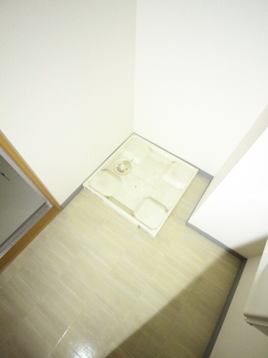 物件内観写真14　(洗濯機置場)