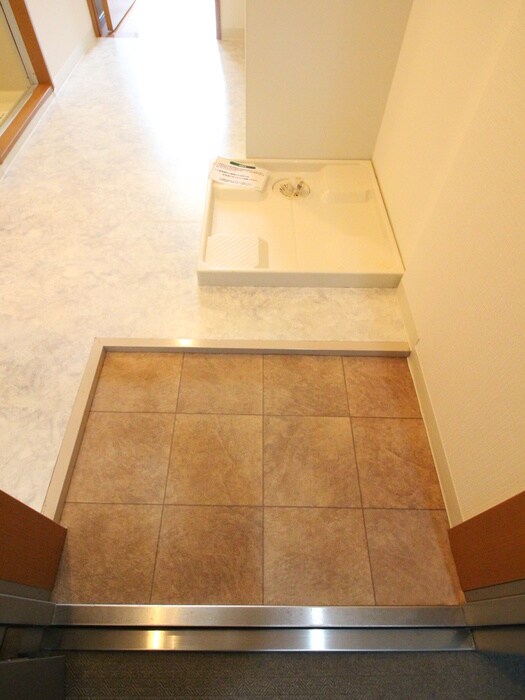 物件内観写真14　(玄関)